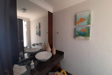 Casa &agrave; venda - 326m&sup2; - Centro