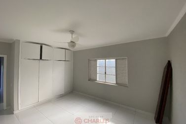 Casa &agrave; venda - 235m&sup2; - Centro