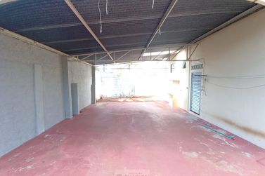 S&iacute;tio para alugar - 320m&sup2; - Centro