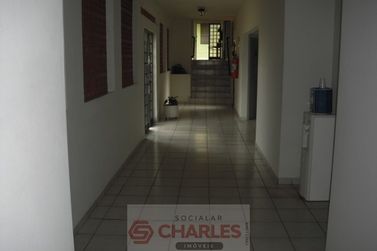 Sala Comercial &agrave; venda - 670m&sup2; - Centro