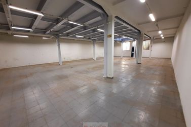 Sal&atilde;o Comercial para alugar - 777m&sup2; - Centro