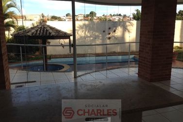 Casa &agrave; venda - 800m&sup2; - Centro