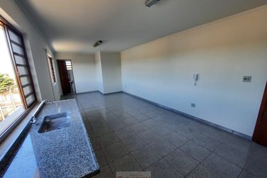 Sal&atilde;o Comercial para alugar - 30m&sup2; - Centro