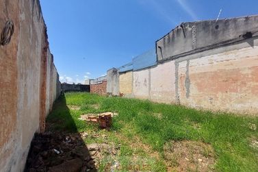 Terreno &agrave; venda - 10m&sup2; - Centro