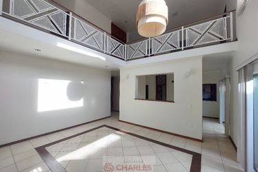 Casa &agrave; venda - 350m&sup2; - Centro