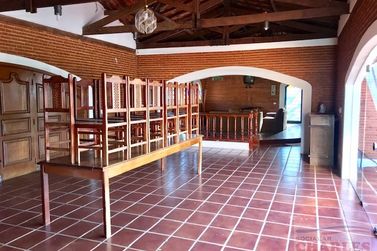 S&iacute;tio &agrave; venda - 600m&sup2; - Centro