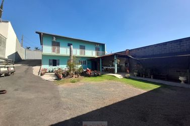 Casa &agrave; venda - 280m&sup2; - Centro