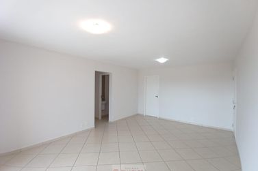 Apartamento para alugar - 105m&sup2; - Centro