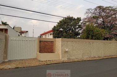 Casa &agrave; venda - 444m&sup2; - Centro