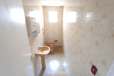 Sal&atilde;o Comercial para alugar - 180m&sup2; - Centro