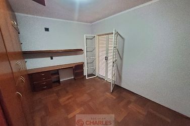 Casa para alugar - 200m&sup2; - Centro