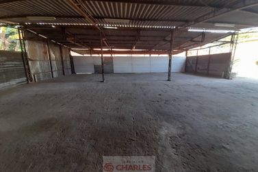 Sal&atilde;o Comercial para alugar - 300m&sup2; - Centro