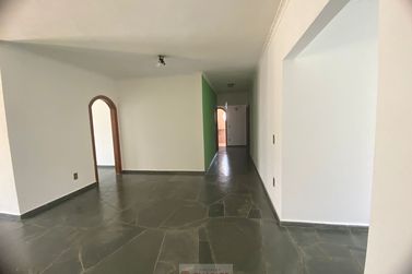 Casa &agrave; venda - 293m&sup2; - Centro