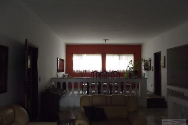 Casa &agrave; venda - 360m&sup2; - Centro