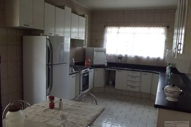 Casa &agrave; venda - 360m&sup2; - Centro