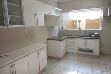 Casa &agrave; venda - 309m&sup2; - Centro