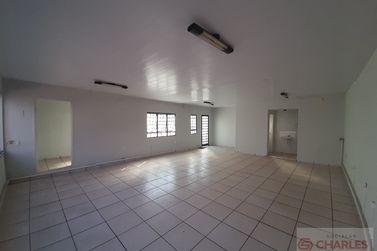 Sal&atilde;o Comercial para alugar - 70m&sup2; - Centro