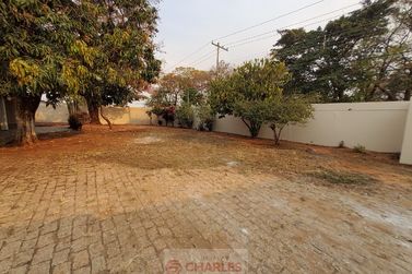 Casa para alugar - 444m&sup2; - Centro
