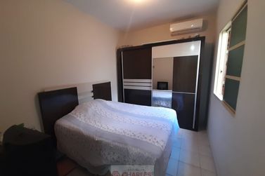 Casa &agrave; venda - 100m&sup2; - Centro