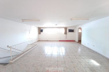 Sal&atilde;o Comercial para alugar - 180m&sup2; - Centro