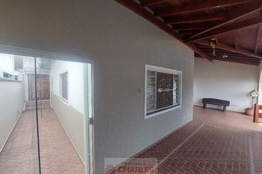 Casa &agrave; venda - 240m&sup2; - Centro