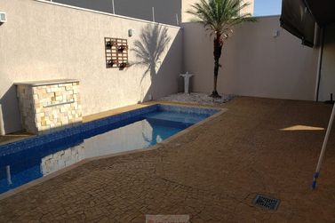 Casa &agrave; venda - 234m&sup2; - Centro