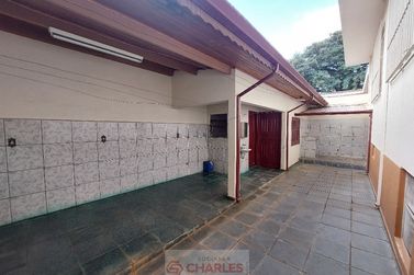 Casa &agrave; venda - 246m&sup2; - Centro