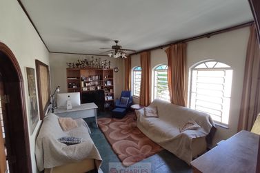 Casa &agrave; venda - 203m&sup2; - Centro