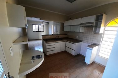 Casa &agrave; venda - 128m&sup2; - Centro
