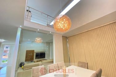 Casa &agrave; venda - 369m&sup2; - Centro