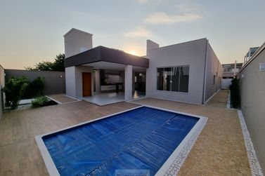Casa &agrave; venda - 350m&sup2; - Centro