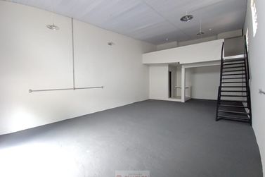 Sal&atilde;o Comercial para alugar - 190m&sup2; - Centro