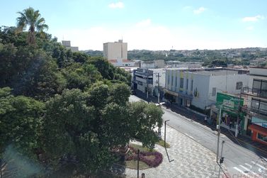 Apartamento para alugar - 90m&sup2; - Centro
