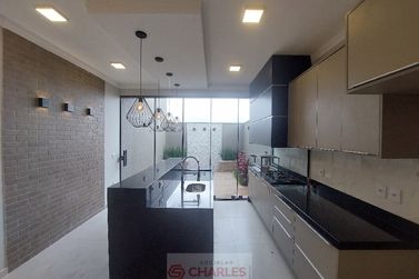 Casa &agrave; venda - 120m&sup2; - Centro