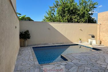 Casa &agrave; venda - 270m&sup2; - Centro