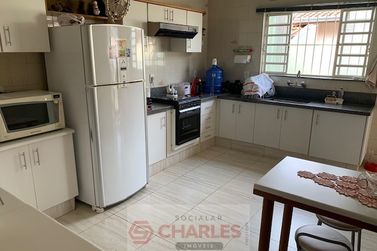 Casa &agrave; venda - 220m&sup2; - Centro