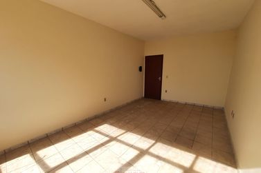 Sal&atilde;o Comercial para alugar - 160m&sup2; - Centro