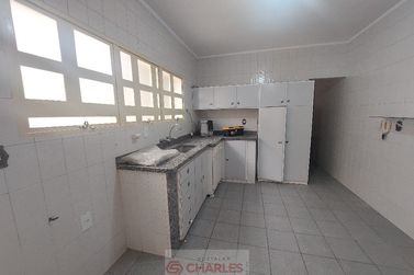 Casa para alugar - 231m&sup2; - Centro