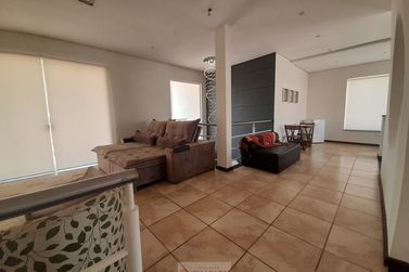 Casa &agrave; venda - 326m&sup2; - Centro