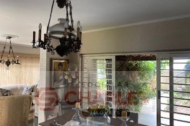 Casa &agrave; venda - 360m&sup2; - Centro
