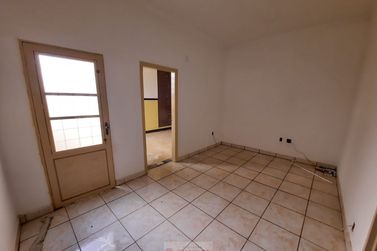 Casa para alugar - 163m&sup2; - Centro