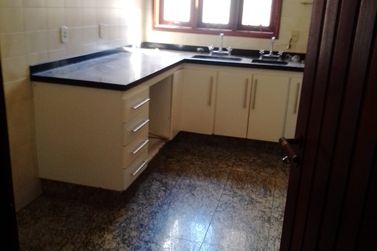 Casa &agrave; venda - 280m&sup2; - Centro