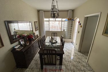 Casa &agrave; venda - 252m&sup2; - Centro