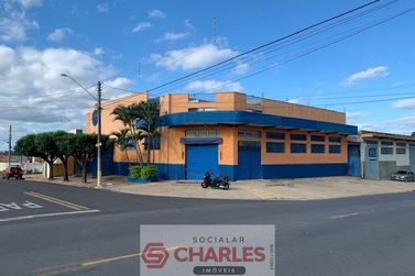 Sal&atilde;o Comercial para alugar - 500m&sup2; - Centro
