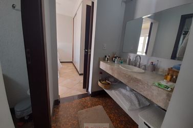 Casa &agrave; venda - 326m&sup2; - Centro