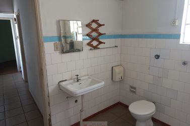 Casa para alugar - 10m&sup2; - Centro
