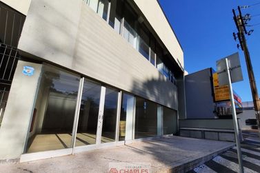 Sal&atilde;o Comercial &agrave; venda - 180m&sup2; - Centro