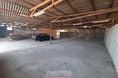 Sal&atilde;o Comercial para alugar - 300m&sup2; - Centro