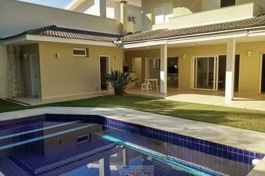 Casa &agrave; venda - 320m&sup2; - Centro