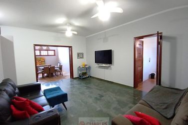 Casa para alugar - 360m&sup2; - Centro